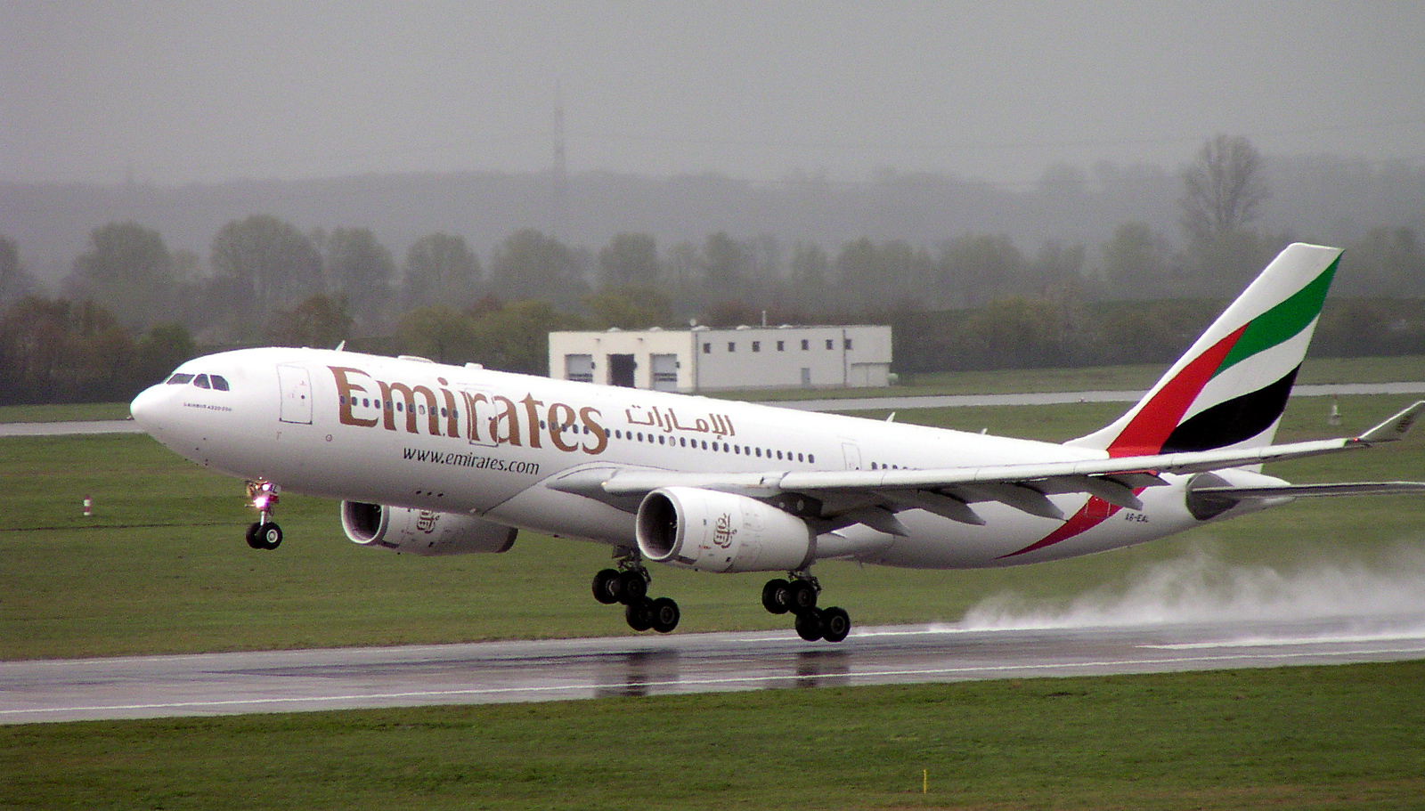 emirates flight