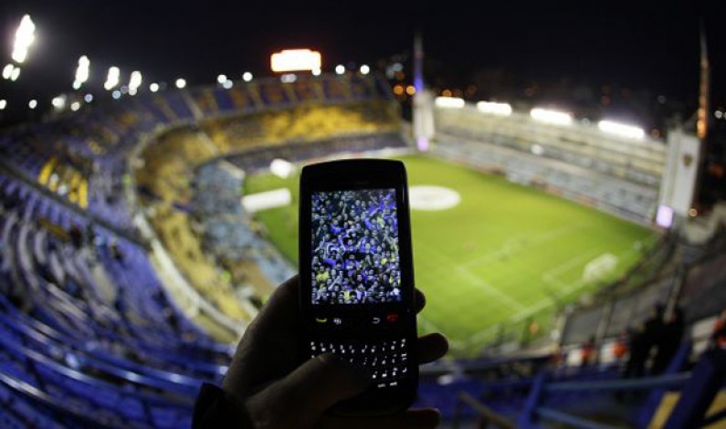 cell-phone-stadium